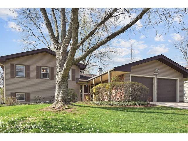 21W705 Huntington Rd., Glen Ellyn, IL 60137