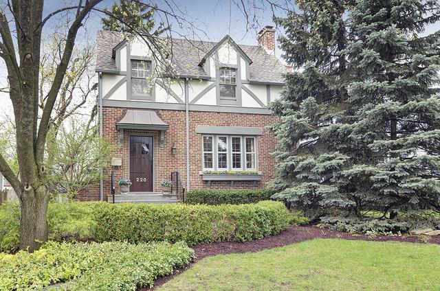 220 Holmes Ave., Clarendon Hills, IL 60514