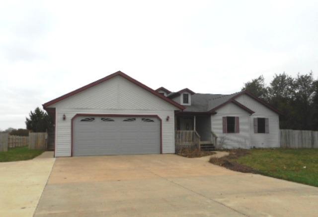 761 Otto Rd., Machesney Park, IL 61115