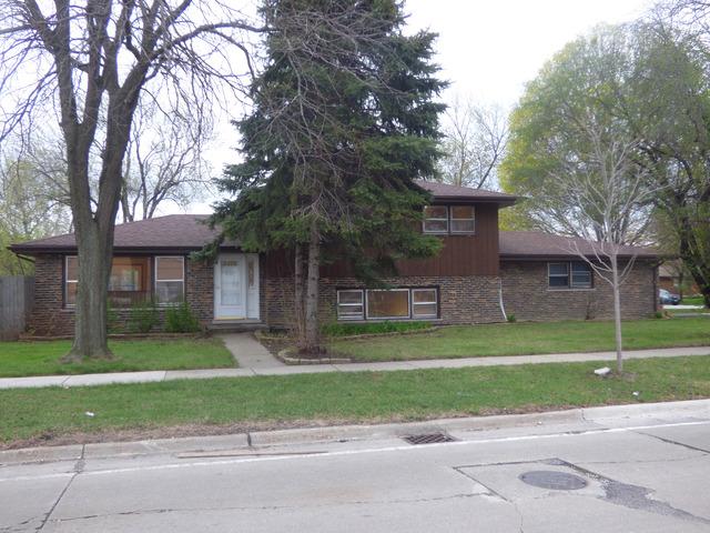 10301 S Terry Ln., Palos Hills, IL 60465