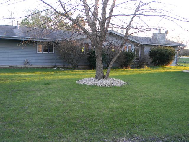 149 Holiday Dr., Somonauk, IL 60552