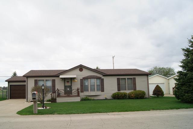 8602 Summerwood Dr., Roscoe, IL 61073