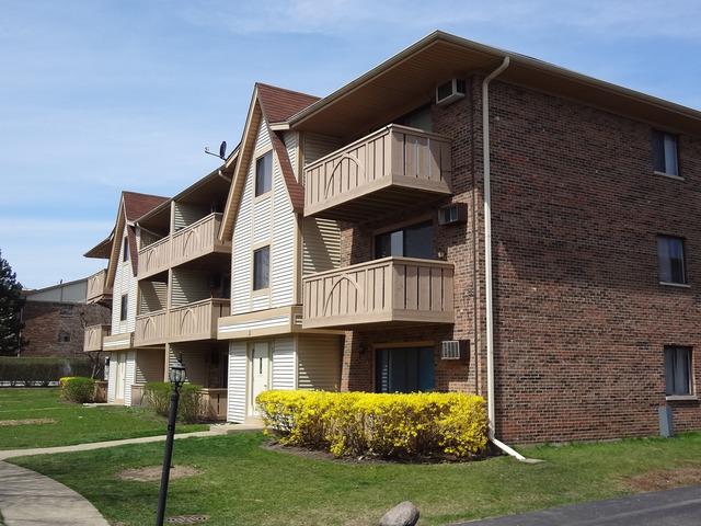 5 Echo Ct. #8, Vernon Hills, IL 60061