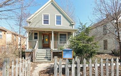 6145 N Ravenswood Ave., Chicago, IL 60660