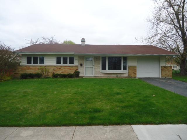 620 Hillcrest Blvd., Hoffman Estates, IL 60169