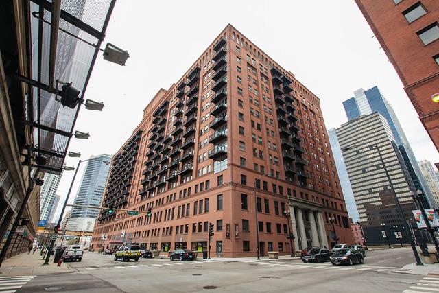 165 N Canal St. #1504, Chicago, IL 60606