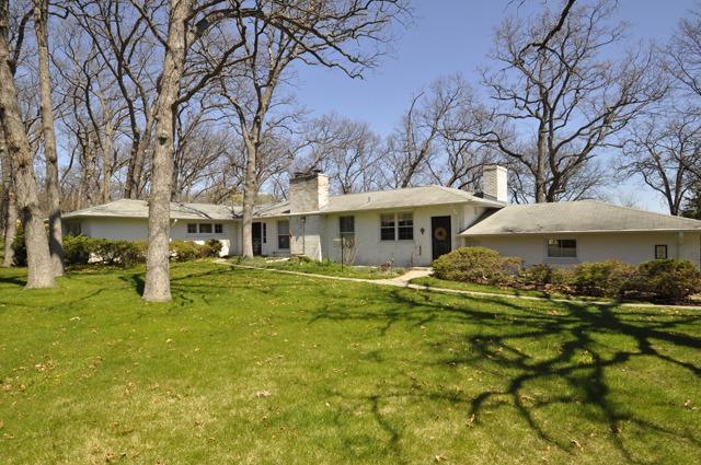 2332 S Bonnie Brook Ln., Waukegan, IL 60087