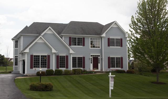 9565 Nicklaus Ln., Crystal Lake, IL 60014