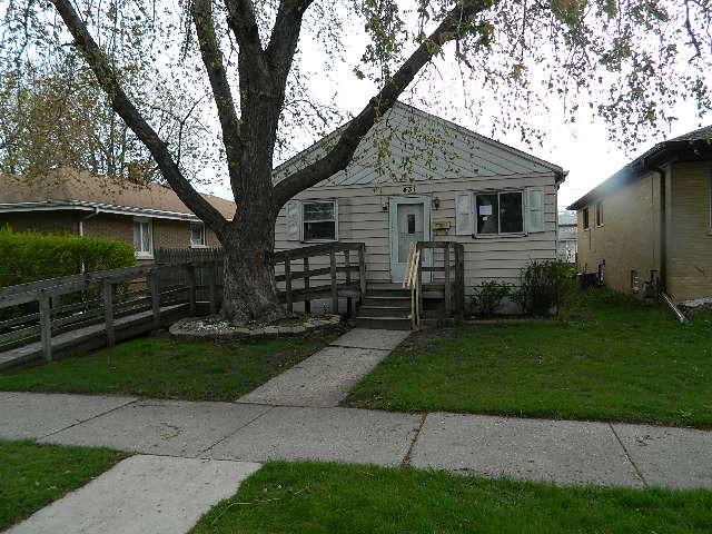 431 Mackinaw Ave., Calumet City, IL 60409