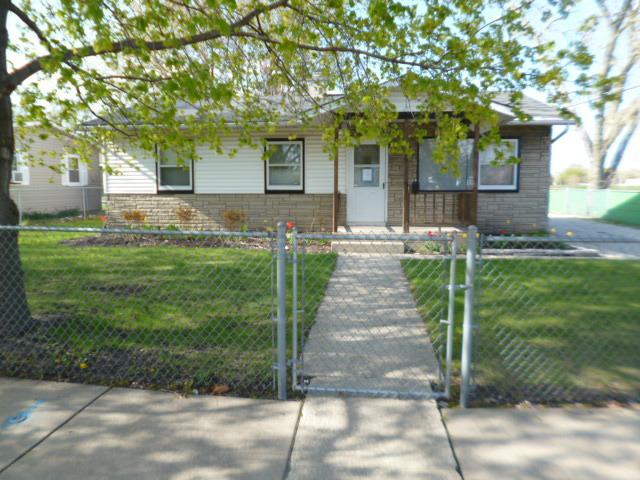 829 New Haven Ave., Aurora, IL 60506