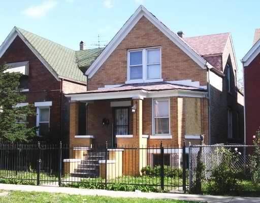 949 N Central Park Ave., Chicago, IL 60651