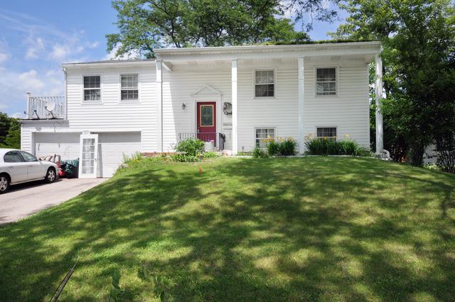 1810 Portsmouth Ln., Schaumburg, IL 60194