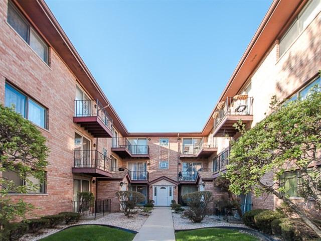 5815 W Higgins Ave. #1E, Chicago, IL 60630