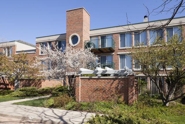 4010 Arbor Ln. #101, Northfield, IL 60093