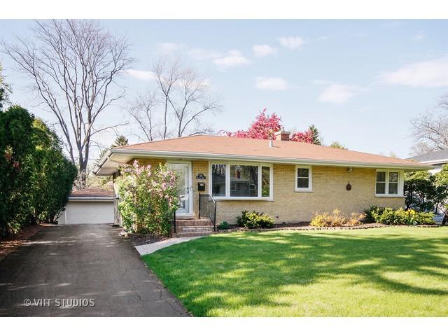 333 Elmwood Dr., Naperville, IL 60540