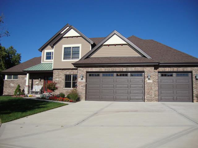 21605 Williamsburg Ct., Frankfort, IL 60423