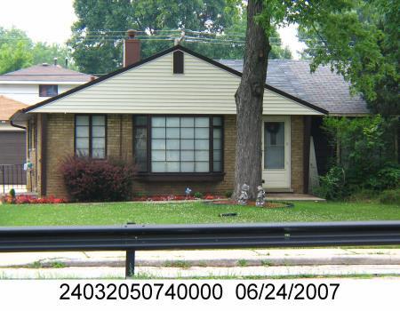 9002 S Pulaski Rd., Hometown, IL 60456