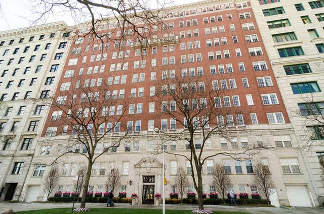 219 E Lake Shore Dr. #11CD, Chicago, IL 60611