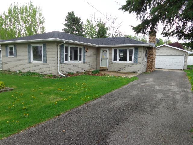 310 W North St., Creston, IL 60113