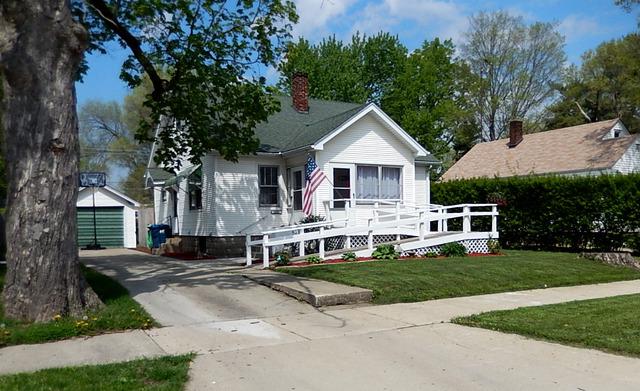 1145 S 7th Ave., Kankakee, IL 60901