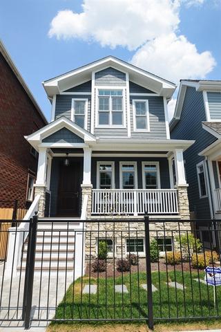 1322 W Nelson St., Chicago, IL 60657