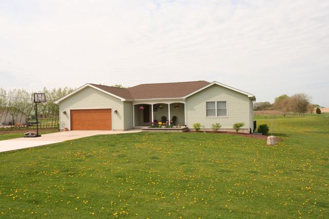 2751 N 35th Rd., Seneca, IL 61360