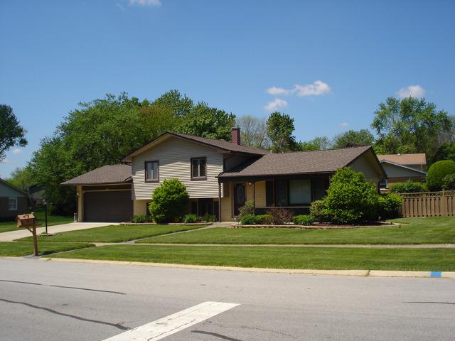10502 S Aspen Dr., Palos Hills, IL 60465
