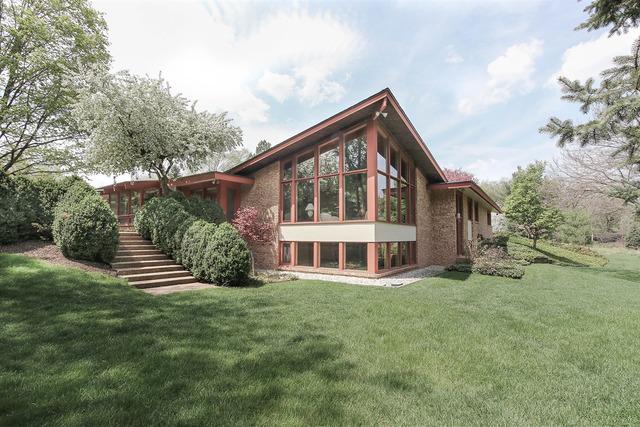 15 Barrington Hills Rd., Barrington Hills, IL 60010