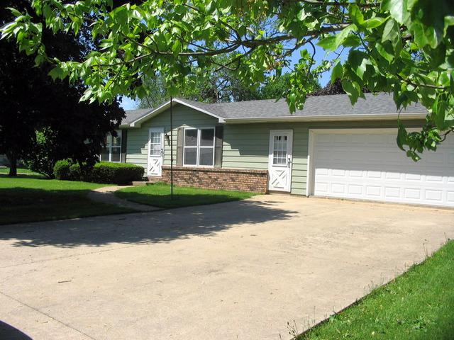 210 W Prospect St., Malden, IL 61337