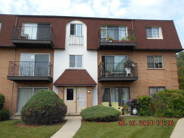 9474 Bay Colony Dr. #1E, Des Plaines, IL 60016