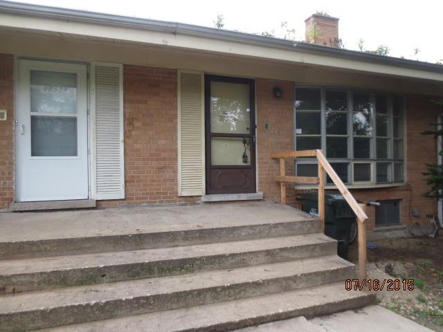 8853 Robin Dr. #E, Des Plaines, IL 60016