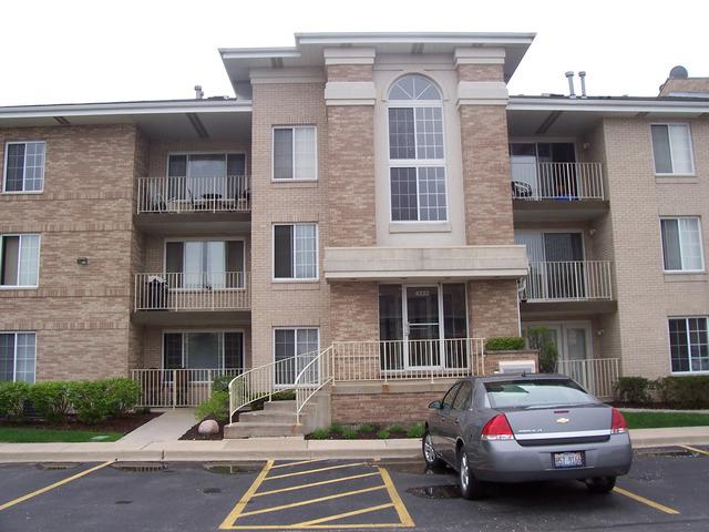 4222 W 77th St. #104, Chicago, IL 60652