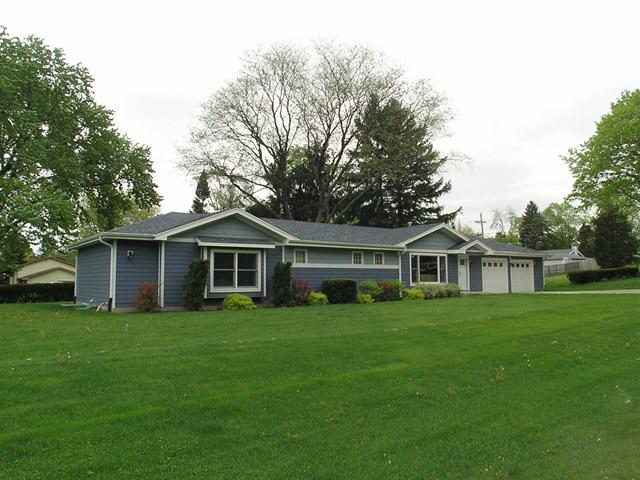 7105 Bentley Ave., Darien, IL 60561