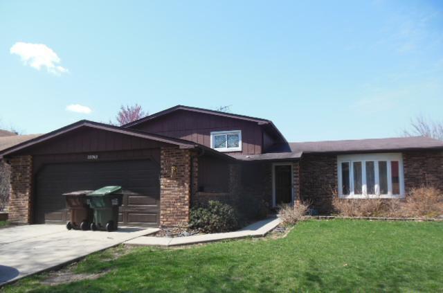 22762 Lakeshore Dr., Richton Park, IL 60471