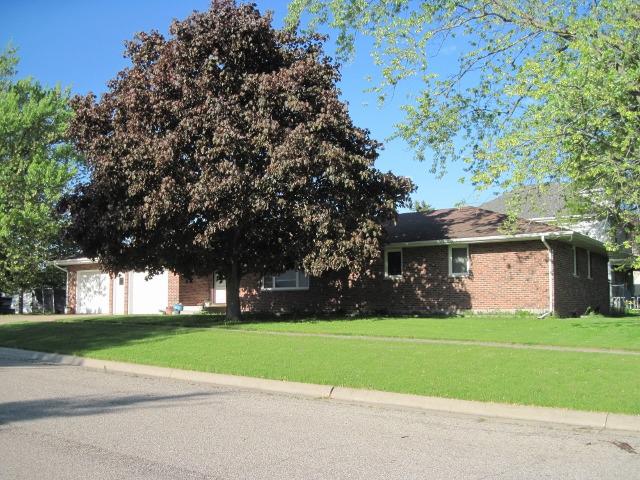 902 Evans Ave., Ashton, IL 61006