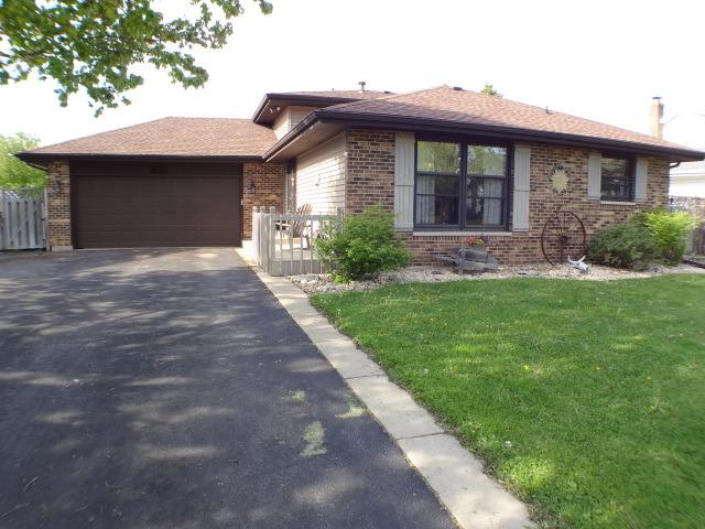 274 Terry Ct., Woodstock, IL 60098