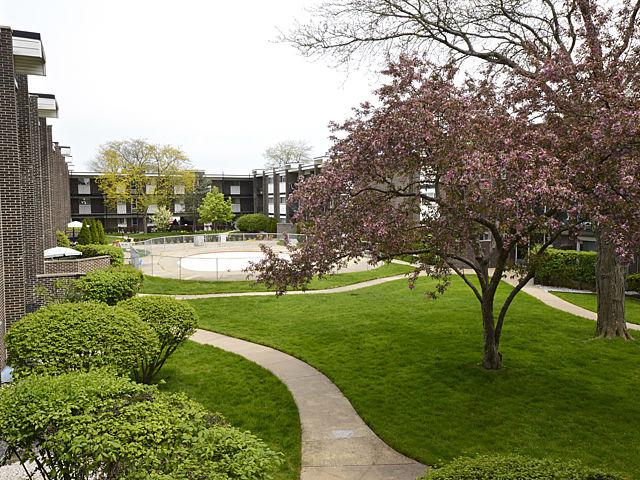 10101 Cherry Pkwy. #M106, Skokie, IL 60076