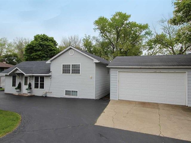 23525 N Quentin Rd., Hawthorn Woods, IL 60047