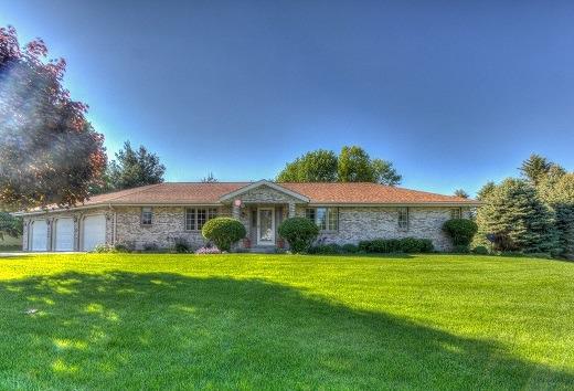 2678 Lynnville Ct., Lindenwood, IL 61049