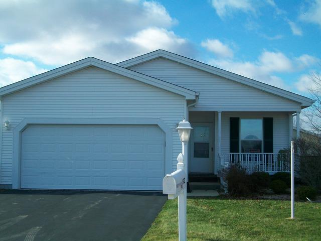 92 Rocking Horse Ln., Grayslake, IL 60030
