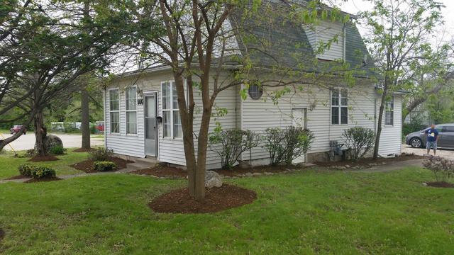 990 St Charles St., Elgin, IL 60120
