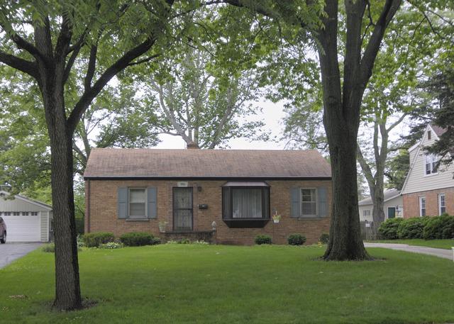 916 Sunset Rd., Wheaton, IL 60189
