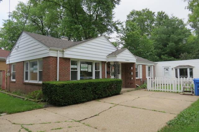 653 Greenview Ave., Des Plaines, IL 60016