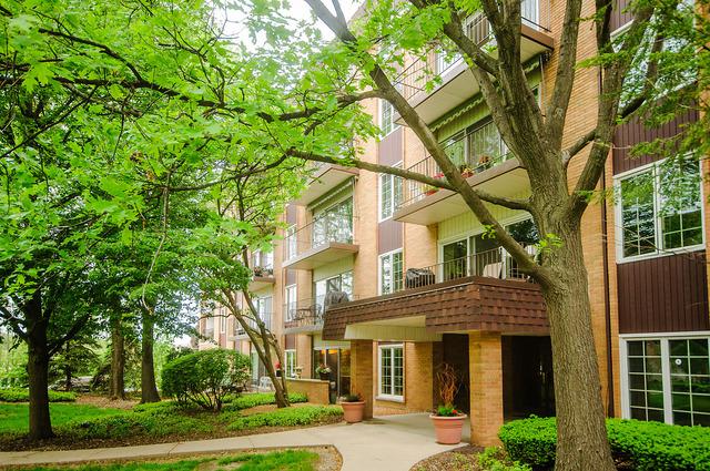 445 N Park Blvd. #2B, Glen Ellyn, IL 60137