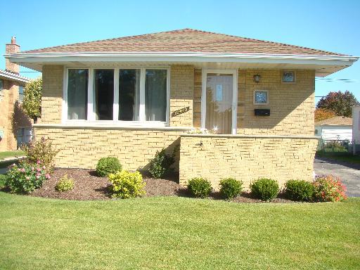 10413 Lawler Ave., Oak Lawn, IL 60453