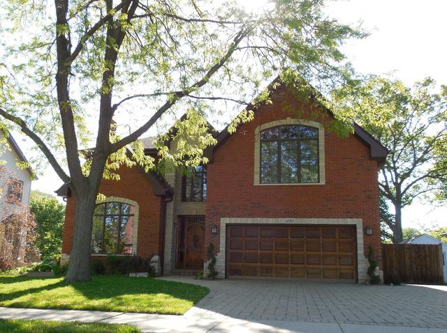1020 Jeannette St., Des Plaines, IL 60016