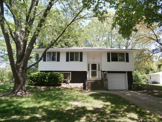 609 S Braintree Dr., Schaumburg, IL 60193