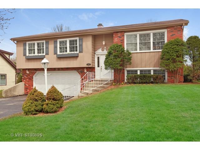 240 Robinson Ln., Westmont, IL 60559