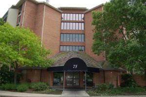 75 Kristin Cir. #125, Schaumburg, IL 60195