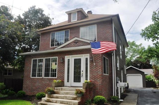 3 Lincoln Ave., East Dundee, IL 60118